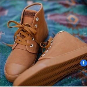 BANGS woman’s high tops